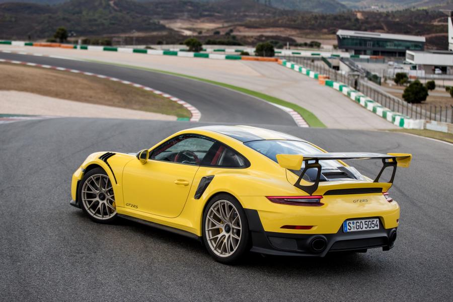 Porsche 911 GT2 RS (991) 2017 года  (WW) (фото 20 из 93)